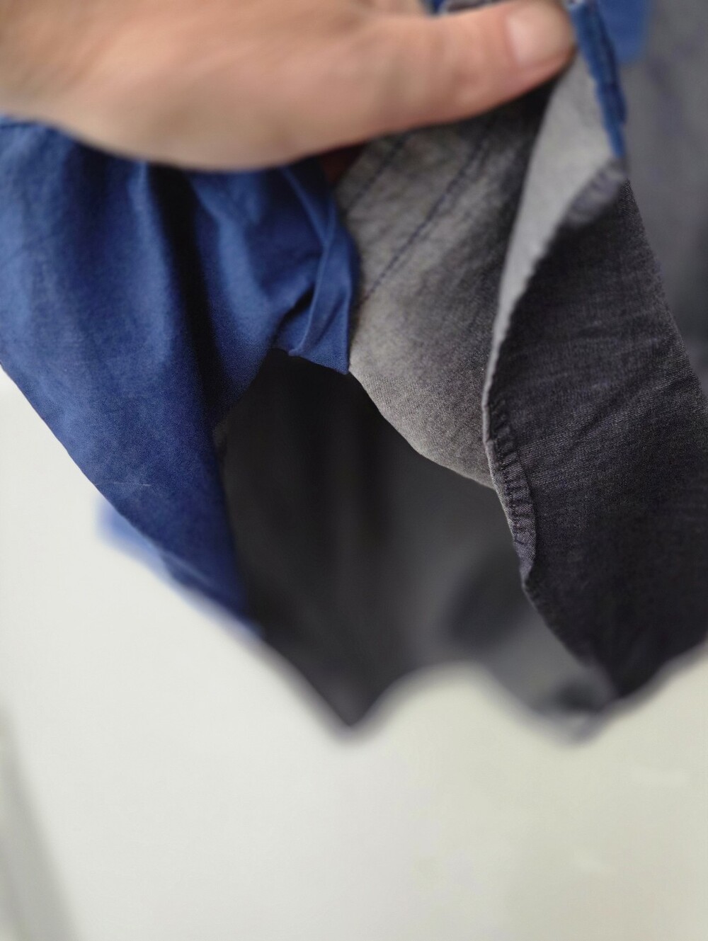 GUESS Men Slim Fit Colorblock Short Sleeve Button-Up Shirt Blue Charcoal Size L - Picture 8 of 11